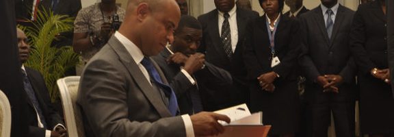  Haiti – budget : Le premier ministre Laurent Lamothe devant la commission économie…