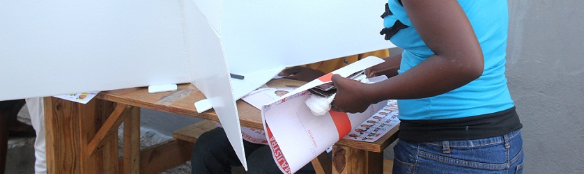  Les observateurs se préparent à superviser les élections
